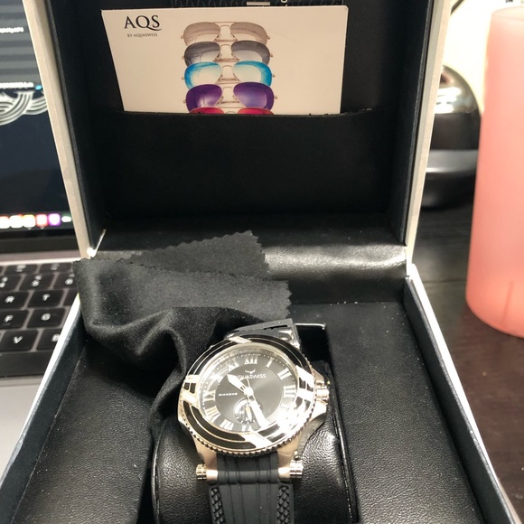 Ladies aqua Swiss watch stainless steel - Picture 2 of 5